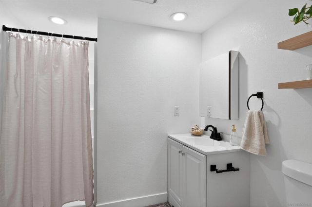 525 Pitta St, San Diego, CA 92114