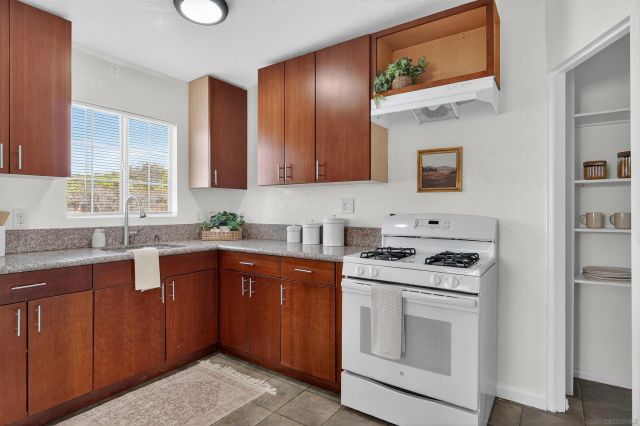 525 Pitta St, San Diego, CA 92114