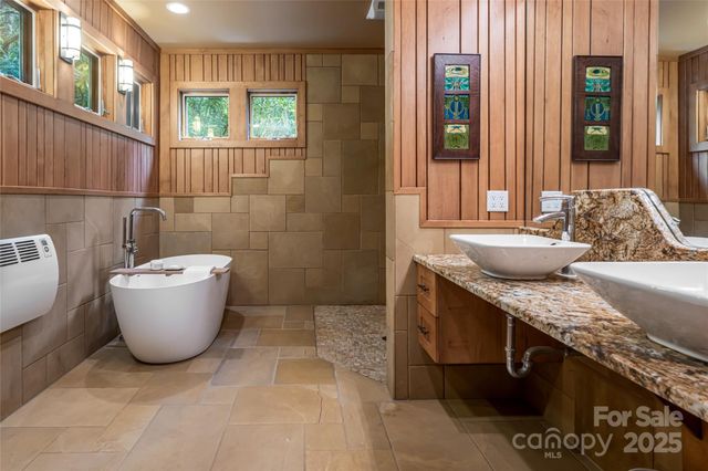 147 Dye Leaf Road, Fairview, NC 28730