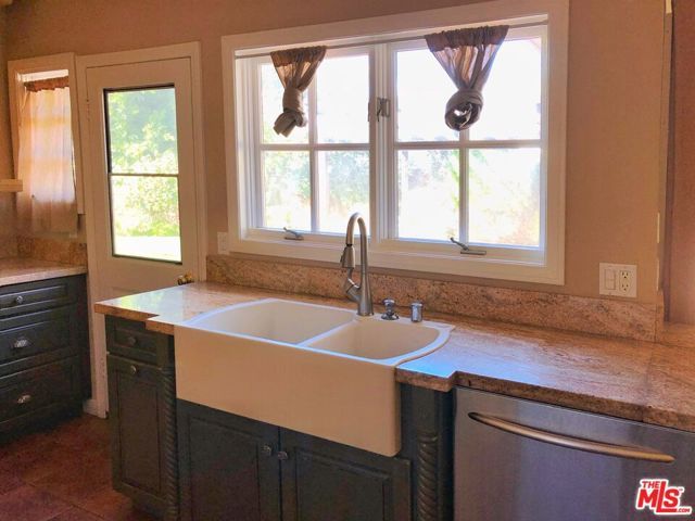 1441 Allenford Avenue, Los Angeles, CA 90049