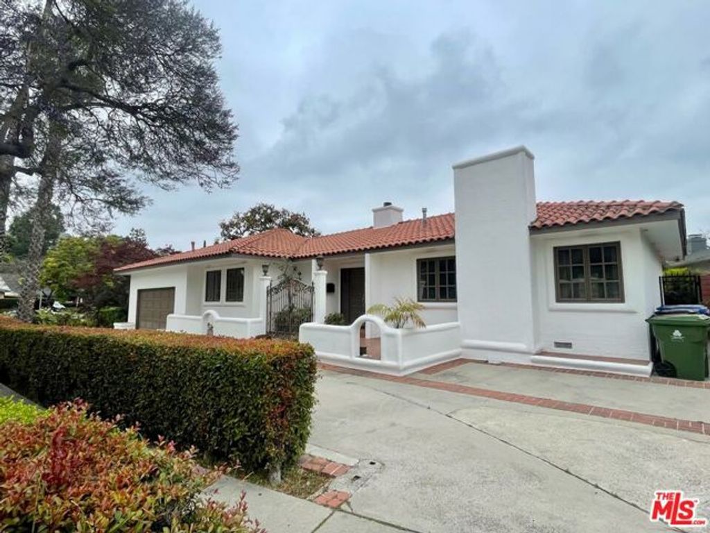 1441 Allenford Avenue, Los Angeles, CA 90049