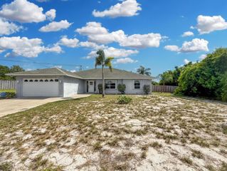 2361 NE 21st Avenue, Jensen Beach, FL 34957