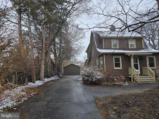 1616 CHAIN BRIDGE RD, Mclean, VA 22101