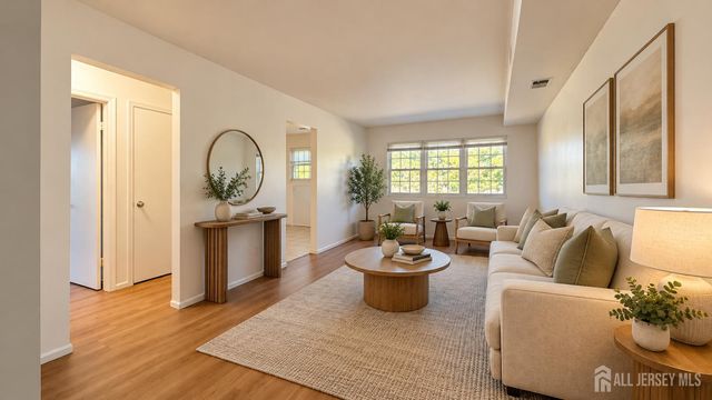 78 College Drive, Edison, NJ 08817