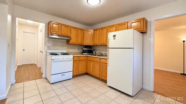 78 College Drive, Edison, NJ 08817