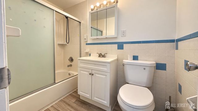 78 College Drive, Edison, NJ 08817