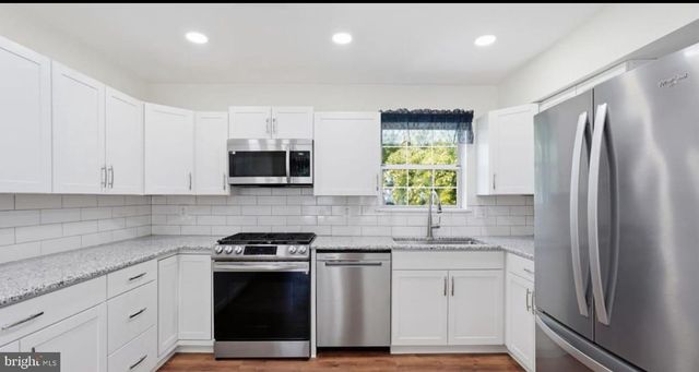 5633 ROUNDTREE DR, Woodbridge, VA 22193