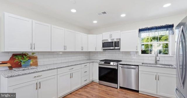 5633 ROUNDTREE DR, Woodbridge, VA 22193