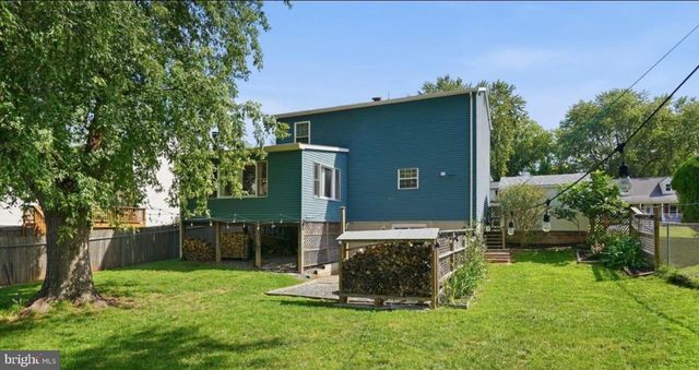 5633 ROUNDTREE DR, Woodbridge, VA 22193