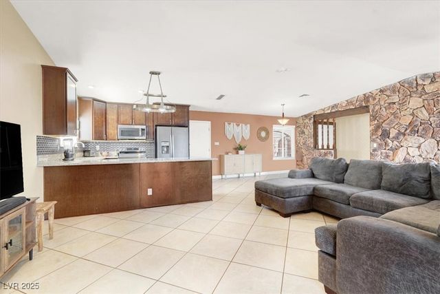 4596 Eureka Street, Las Vegas, NV 89103