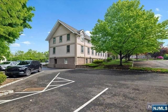 27 S Franklin Turnpike 301, Ramsey, NJ 07446