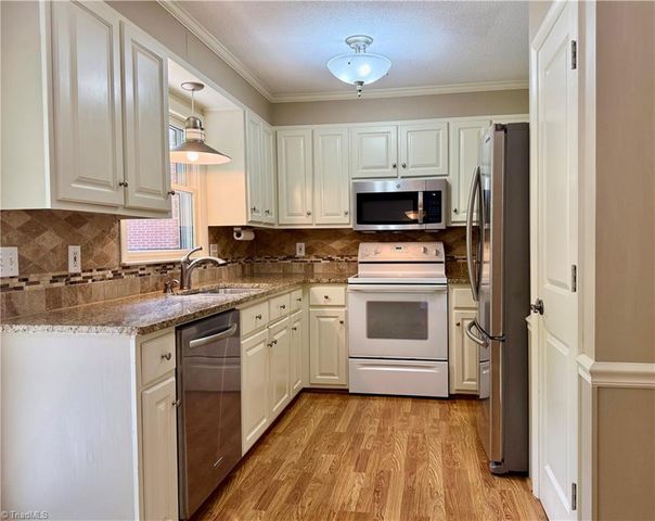 111 Ridgewood Drive, Lexington, NC 27292