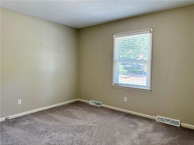 111 Ridgewood Drive, Lexington, NC 27292