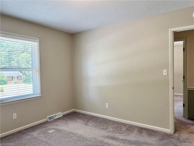 111 Ridgewood Drive, Lexington, NC 27292