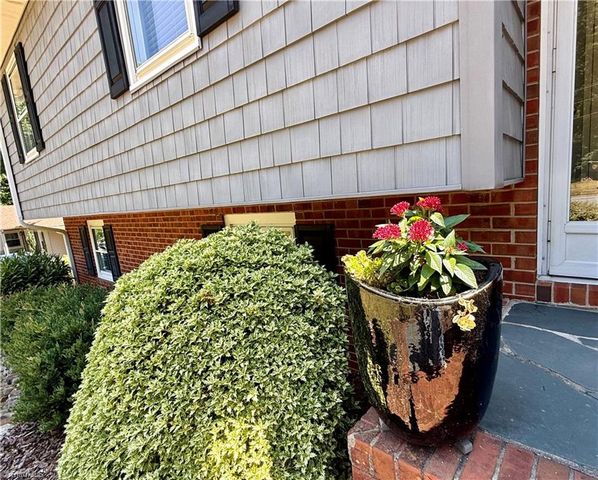 111 Ridgewood Drive, Lexington, NC 27292