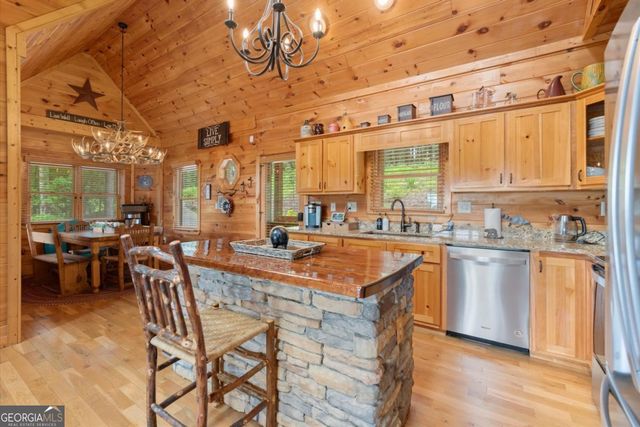 98 Aries Lane, Blue Ridge, GA 30513