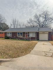 806 15th Avenue NW, Ardmore, OK 73401