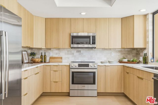 320 S Sierra Madre, Palm Desert, CA 92260