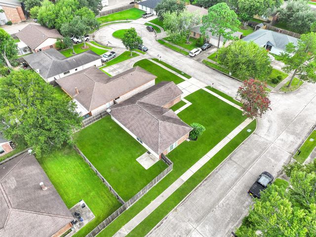 2414 Heather Ridge Court, Webster, TX 77598
