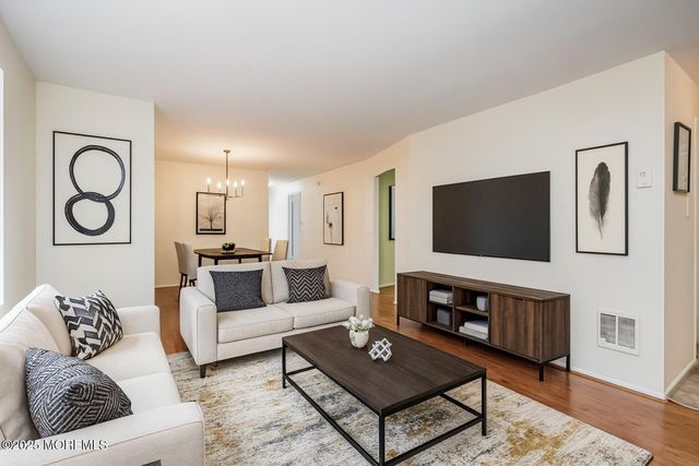 148 Amberly Drive J, Manalapan, NJ 07726