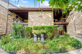 148 Amberly Drive J, Manalapan, NJ 07726