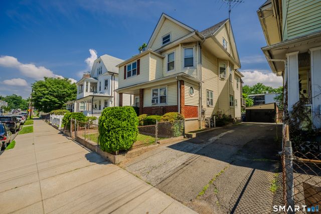 226-228 Lenox Avenue, Bridgeport, CT 06605