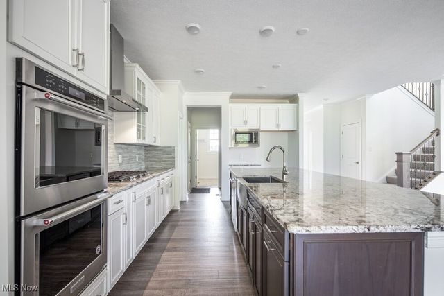 7824 Harley Hills Drive, North Royalton, OH 44133