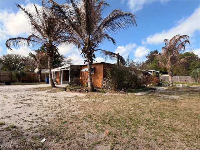 8086 Marx DR, North Fort Myers, FL 33917