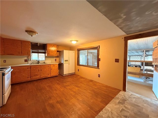 8086 Marx DR, North Fort Myers, FL 33917