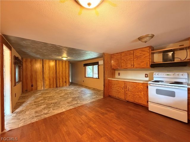 8086 Marx DR, North Fort Myers, FL 33917