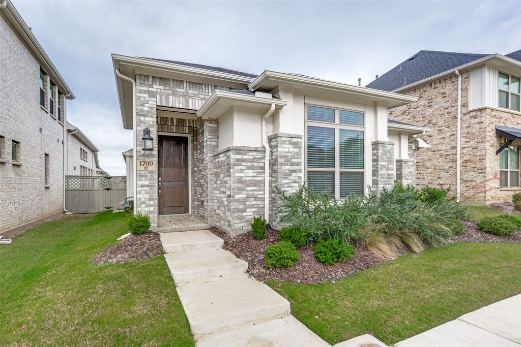 1700 Bonsmara Drive, Northlake, TX 76247