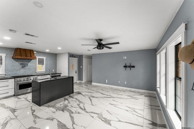 7962 Hebert Dr, Ethel, LA 70730