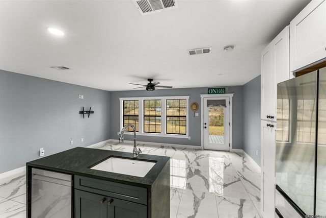 7962 Hebert Dr, Ethel, LA 70730