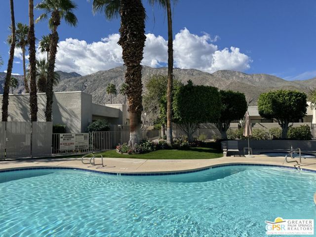 815 E Arenas Road, Palm Springs, CA 92262