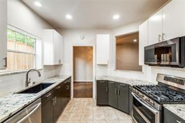 1318 Peden Street D, Houston, TX 77006