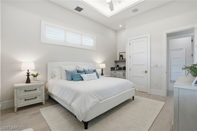 1159 Cypress Woods DR, Naples, FL 34103