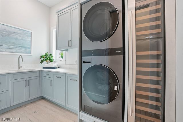 1159 Cypress Woods DR, Naples, FL 34103