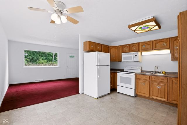 829 Sawmill, Whiteland, IN 46184