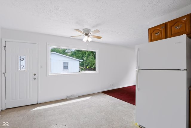 829 Sawmill, Whiteland, IN 46184