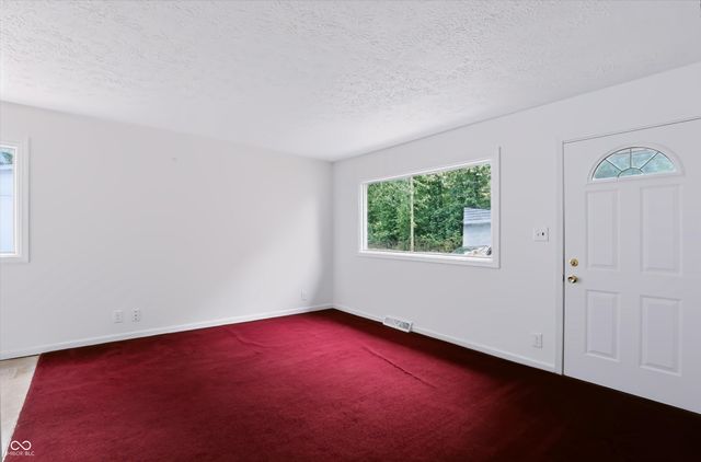 829 Sawmill, Whiteland, IN 46184