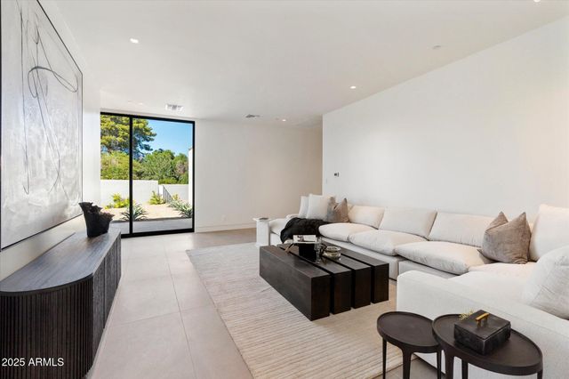 6840 E AVENIDA EL ALBA Avenue, Paradise Valley, AZ 85253