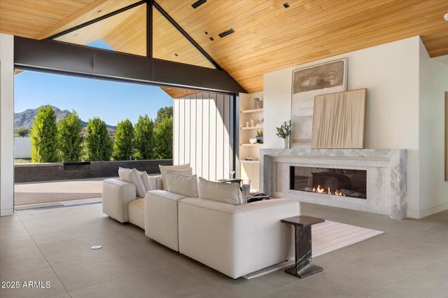 6840 E AVENIDA EL ALBA Avenue, Paradise Valley, AZ 85253