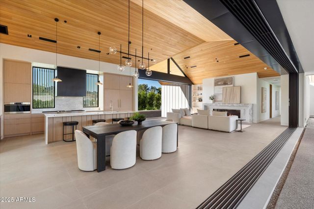 6840 E AVENIDA EL ALBA Avenue, Paradise Valley, AZ 85253