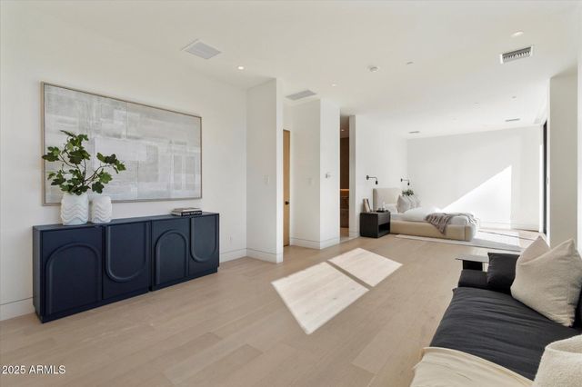 6840 E AVENIDA EL ALBA Avenue, Paradise Valley, AZ 85253