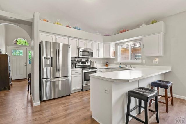 932 Pinecrest Dr, Pueblo, CO 81005
