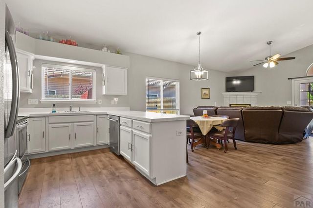 932 Pinecrest Dr, Pueblo, CO 81005