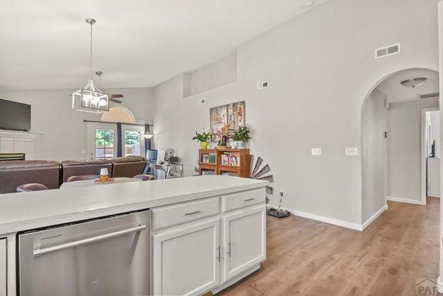 932 Pinecrest Dr, Pueblo, CO 81005
