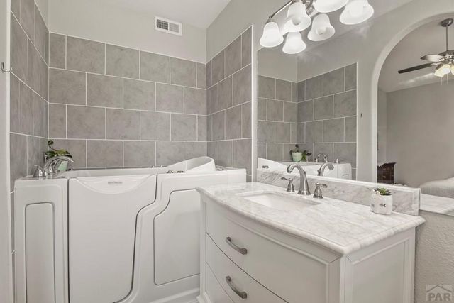 932 Pinecrest Dr, Pueblo, CO 81005