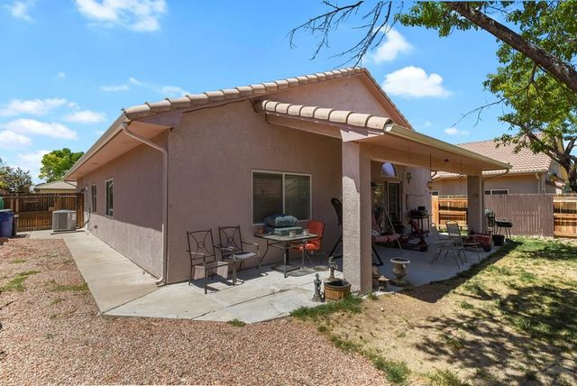 932 Pinecrest Dr, Pueblo, CO 81005
