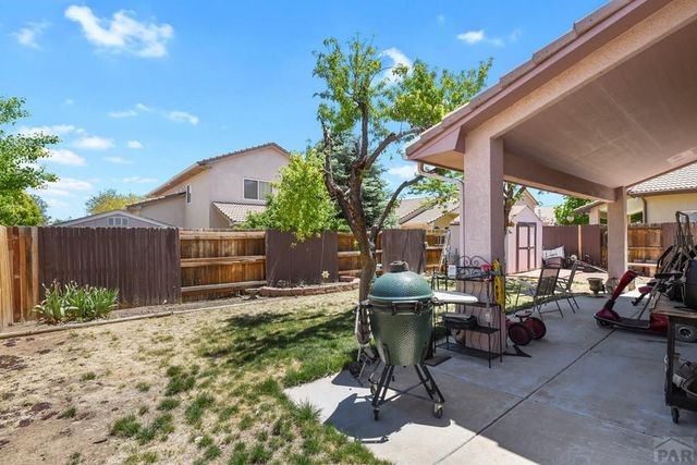 932 Pinecrest Dr, Pueblo, CO 81005